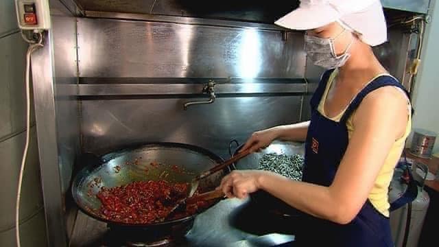 新莊《小余媽》真空夾鏈袋大包裝 500g 純手工特製小魚乾& 古早味辣菜脯